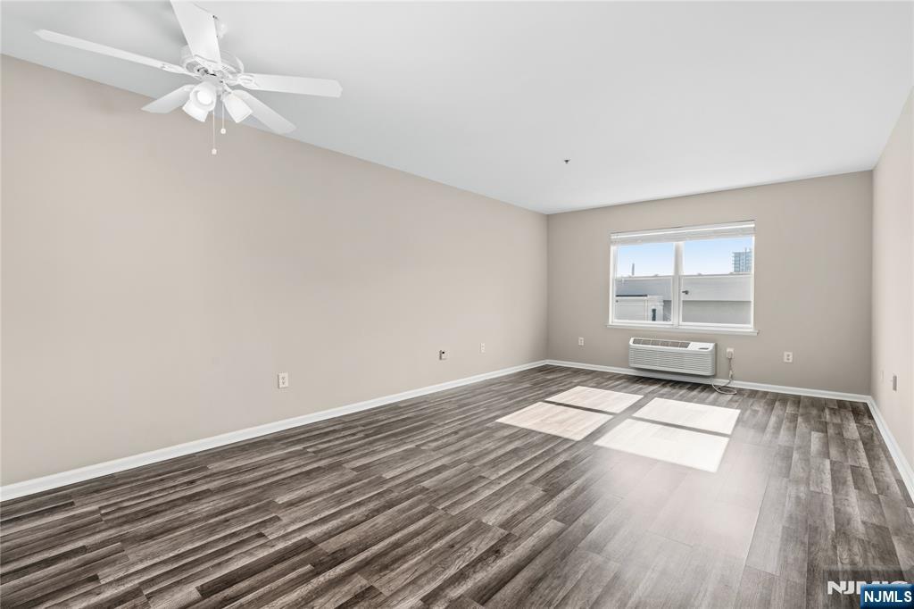 905 River Road 204 - Photo 2