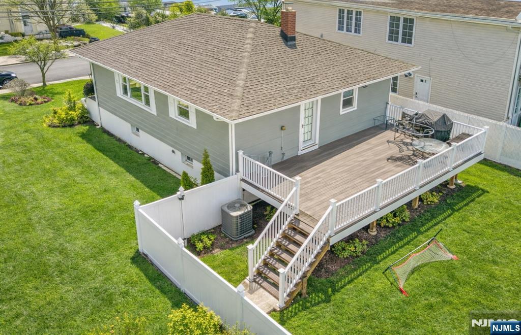 112 Garibaldi Avenue - Photo 2