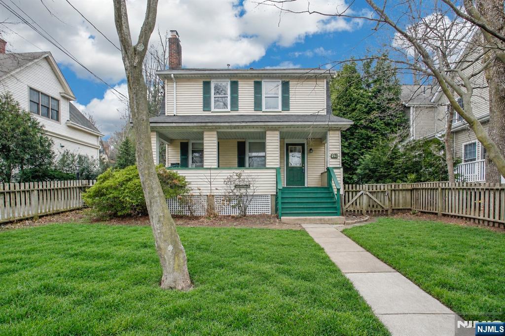 210 S Maple Avenue 1 - Photo 1