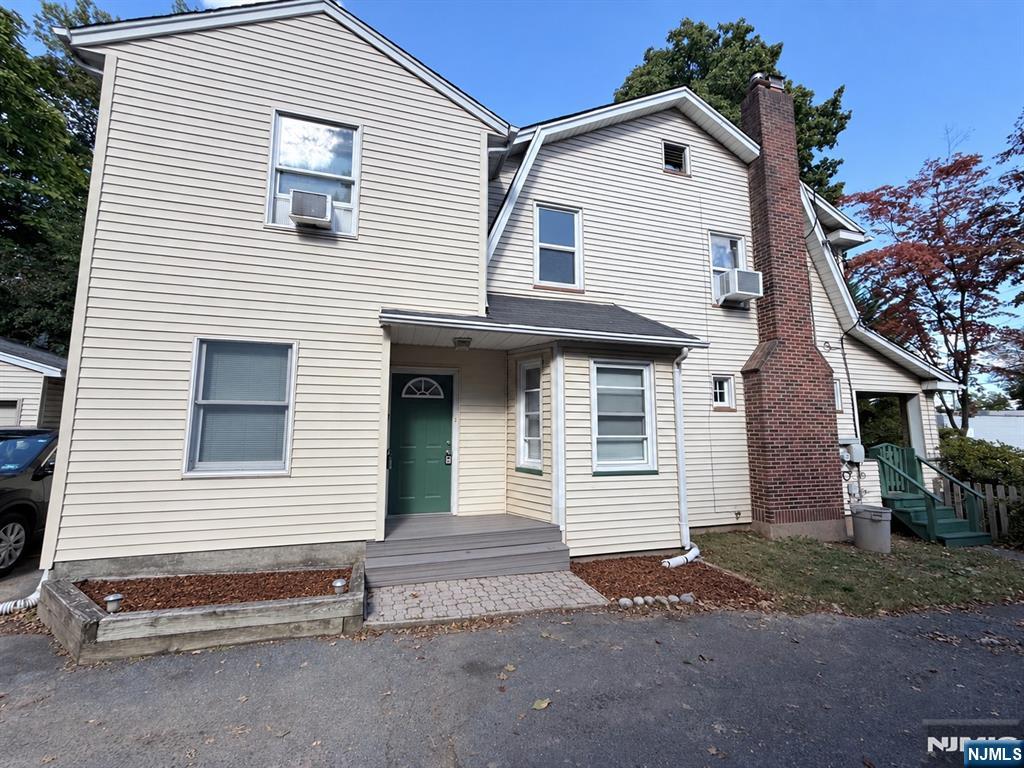 210 S Maple Avenue 1 - Photo 2