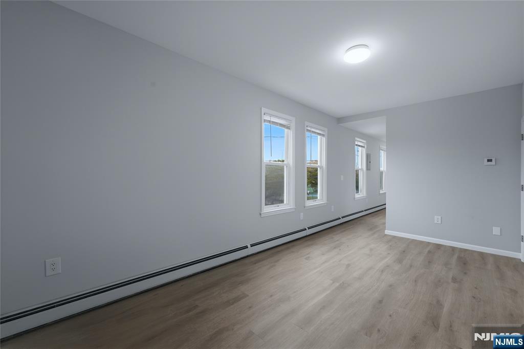 21 Franklin Avenue 2L - Photo 2