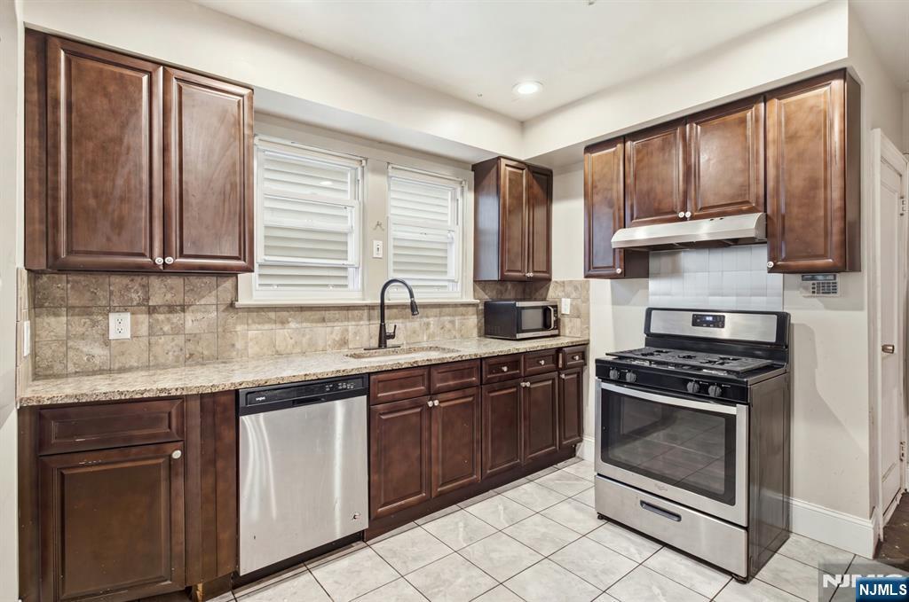 281 Smith Street - Photo 4