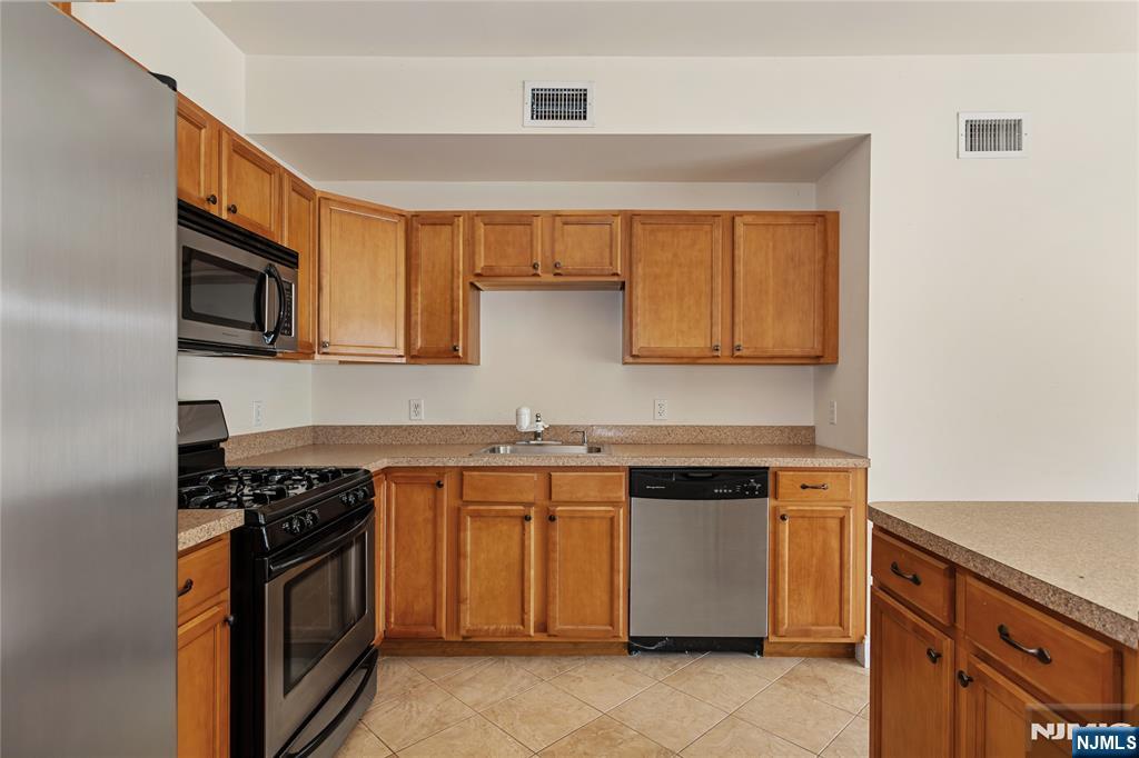 1677 Springfield Avenue 2 - Photo 4