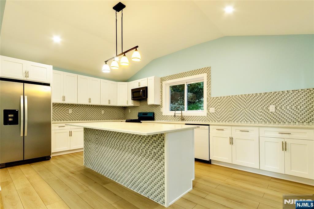 103 Vreeland Avenue - Photo 2