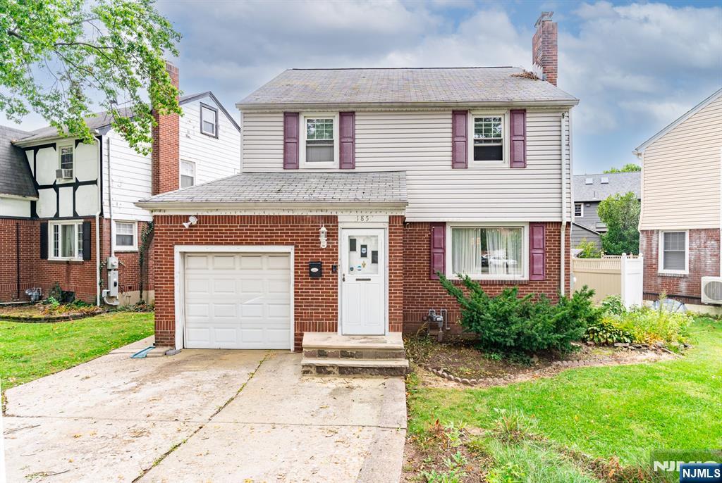 185 W Passaic Avenue - Photo 2