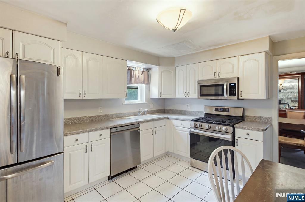 185 W Passaic Avenue - Photo 5