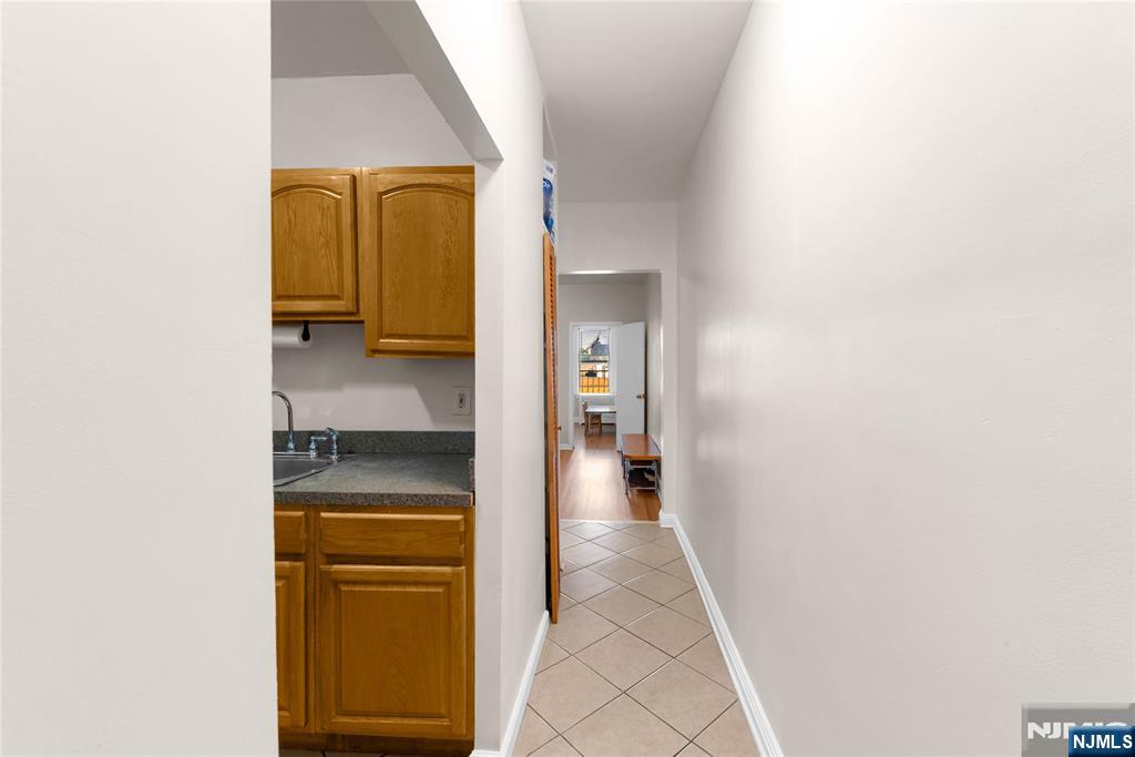 523-525 34th Street - Photo 4