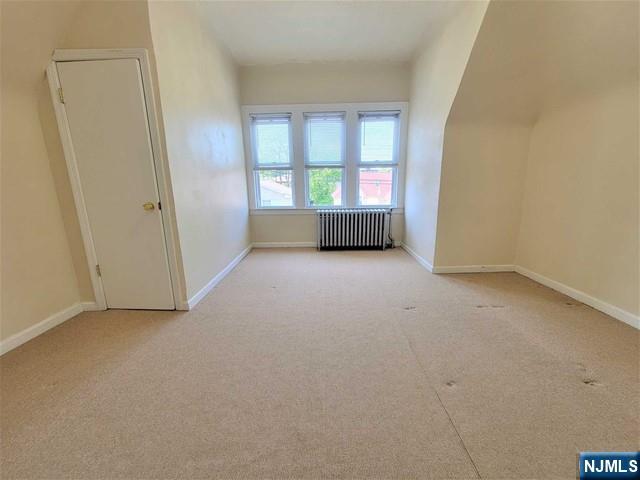 225 Warren Avenue 3rd fl - Photo 4