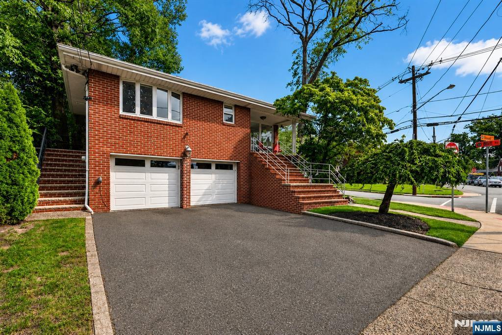 1026 Harvard Place - Photo 2