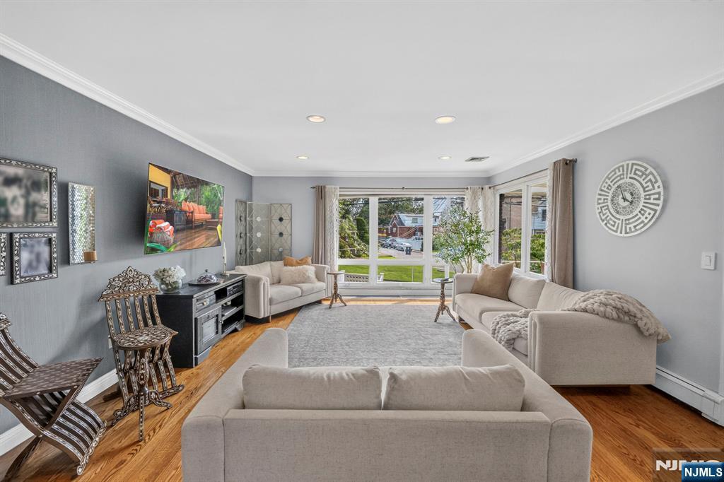 1026 Harvard Place - Photo 3