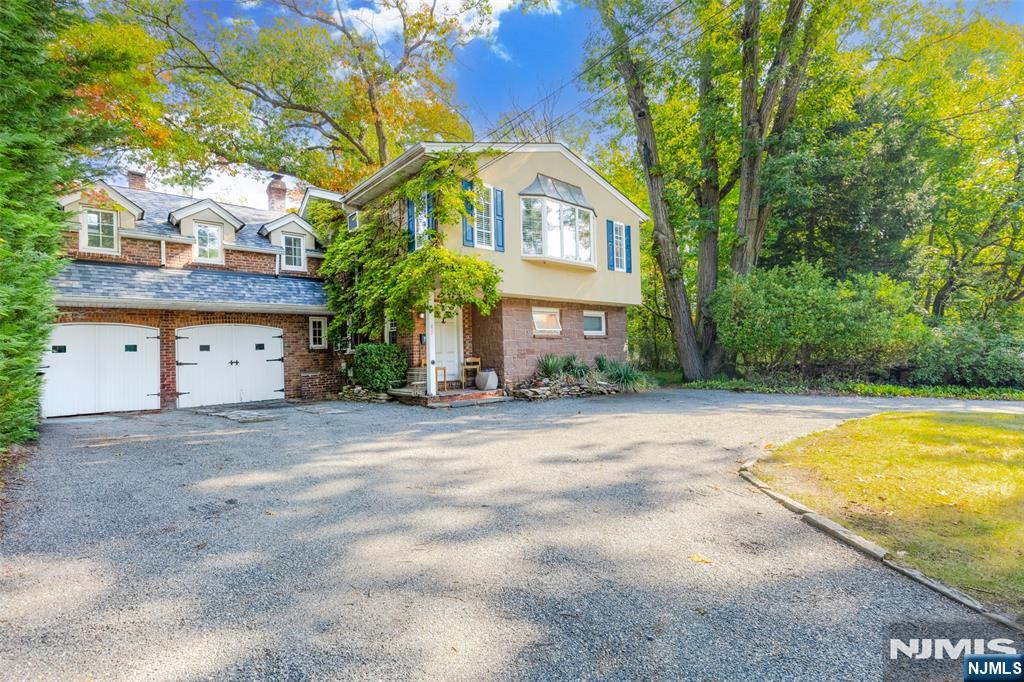 43 Spring Valley Avenue - Photo 1