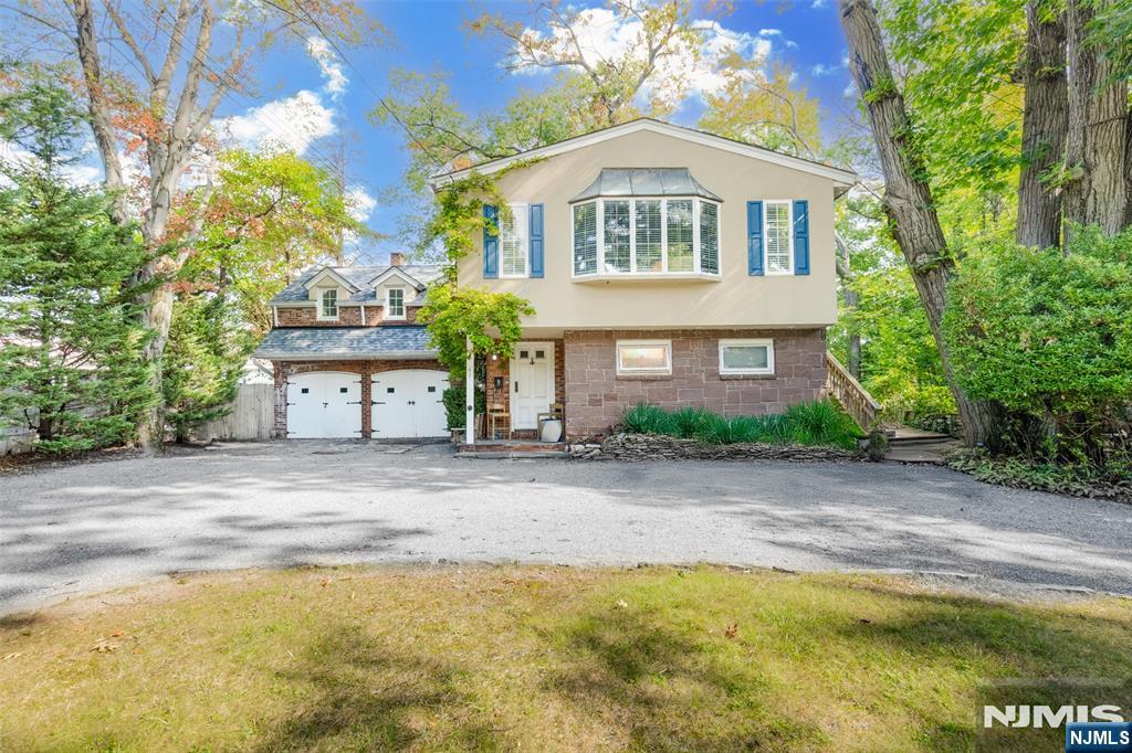 43 Spring Valley Avenue - Photo 2