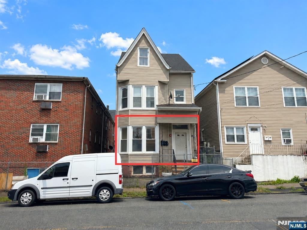92 Bloomfield Avenue 1 - Photo 2