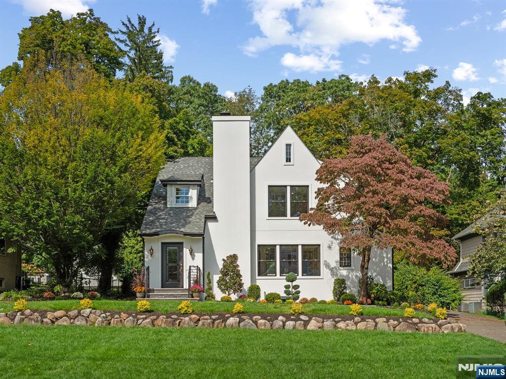 182 Gramercy Place - Photo 1