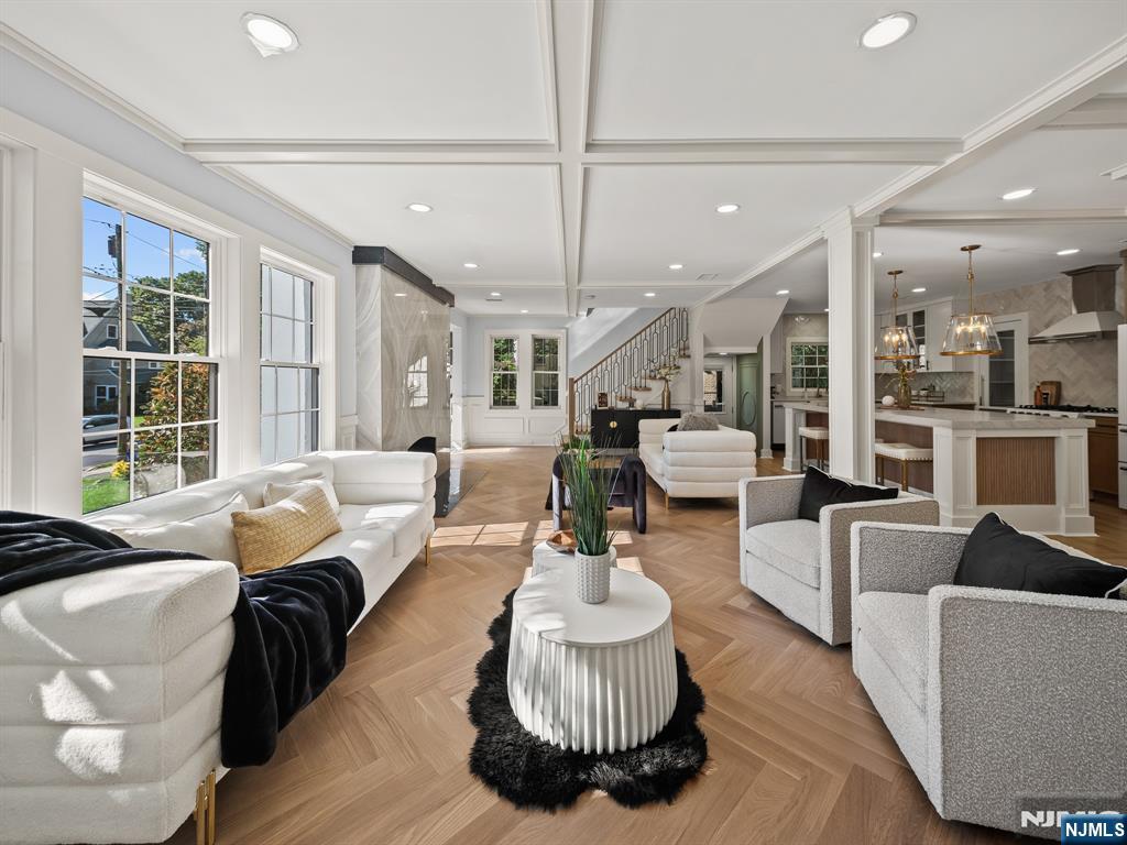 182 Gramercy Place - Photo 5