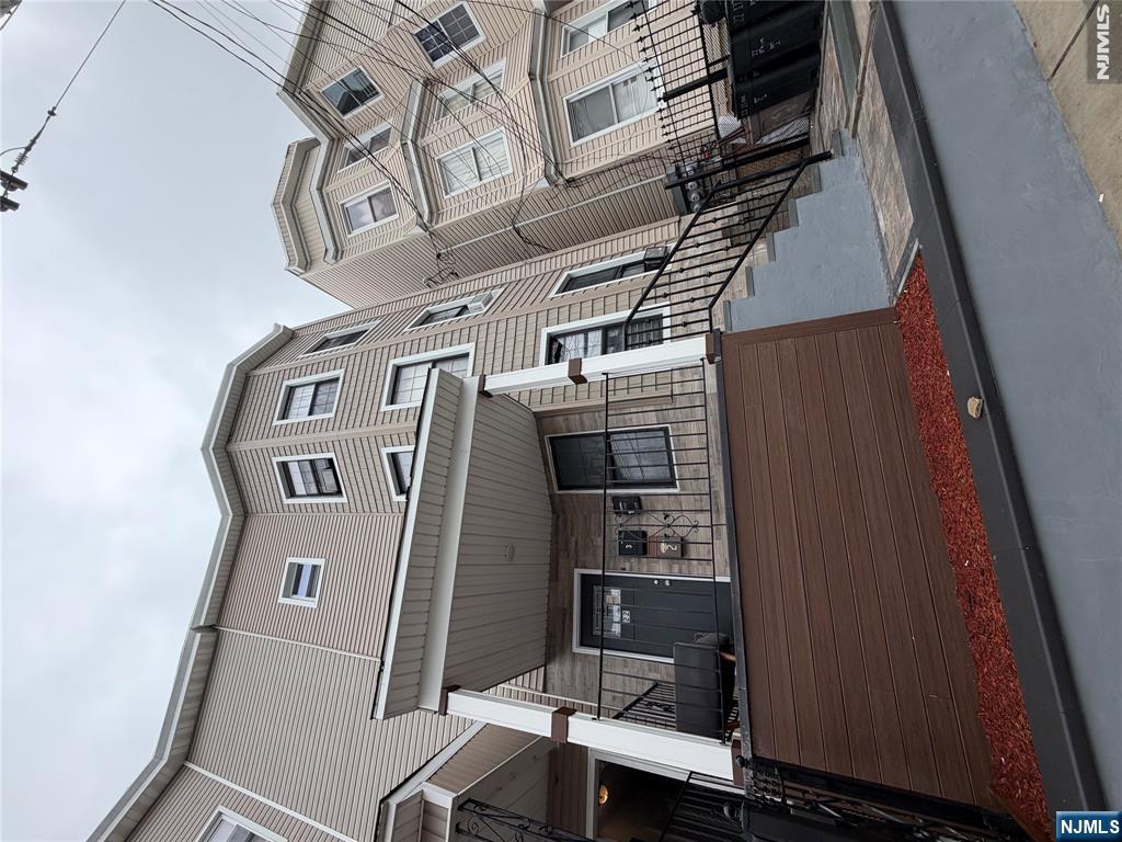 22 17th Avenue - Photo 2
