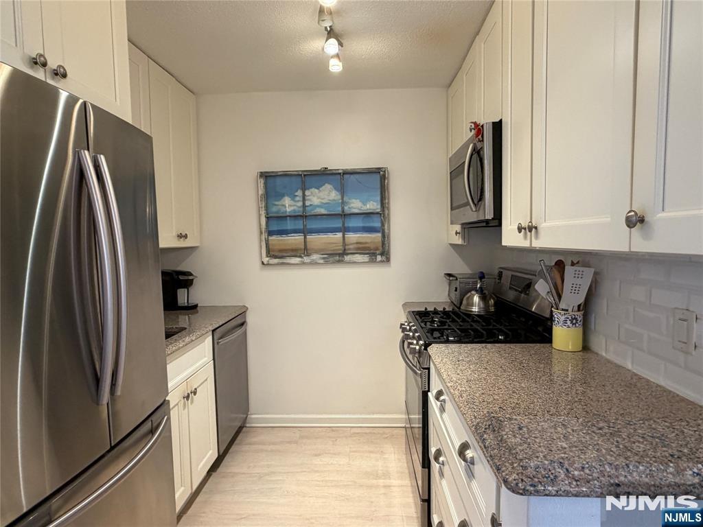 Condo for sale at 555 North Ave #11A, Fort Lee, NJ 07024 | MLS# 26038017