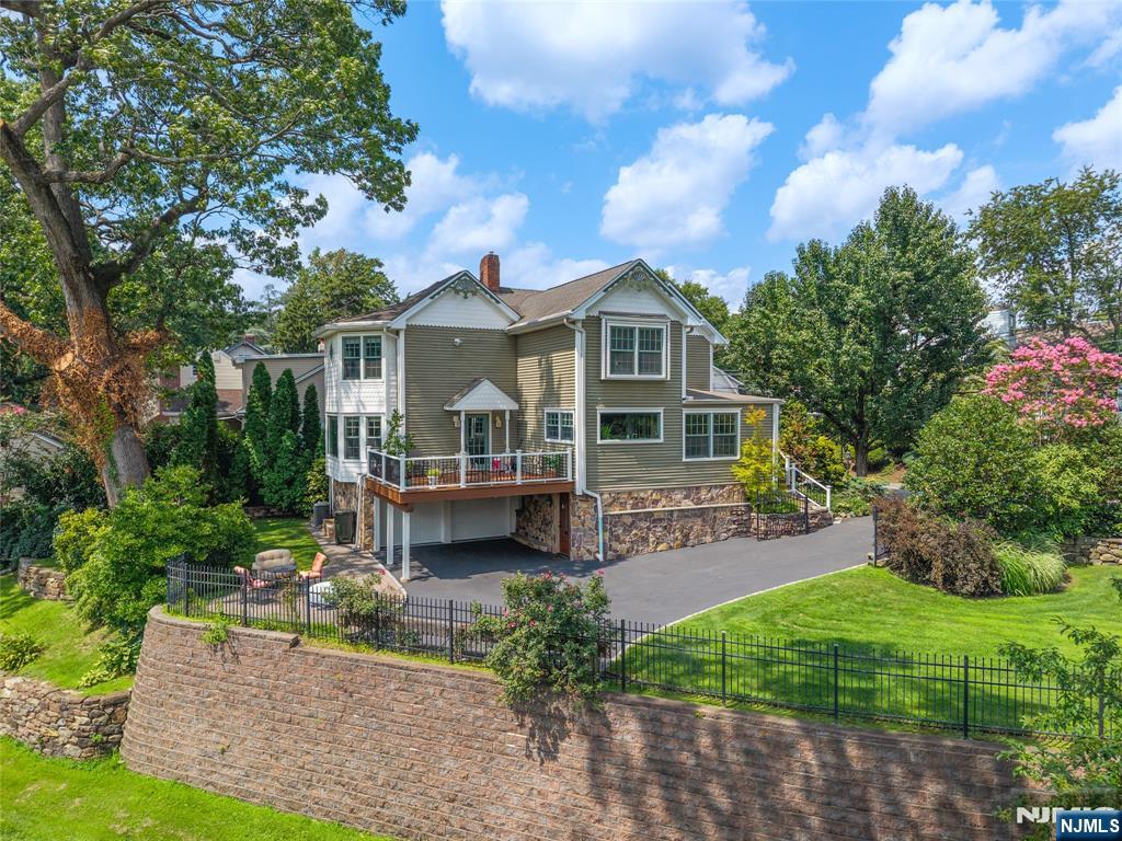 67 Vreeland Avenue - Photo 1