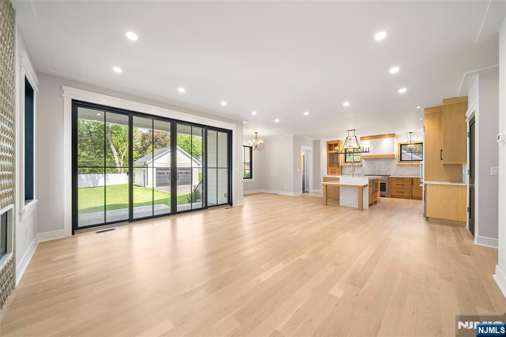 671 Delaware Avenue - Photo 3