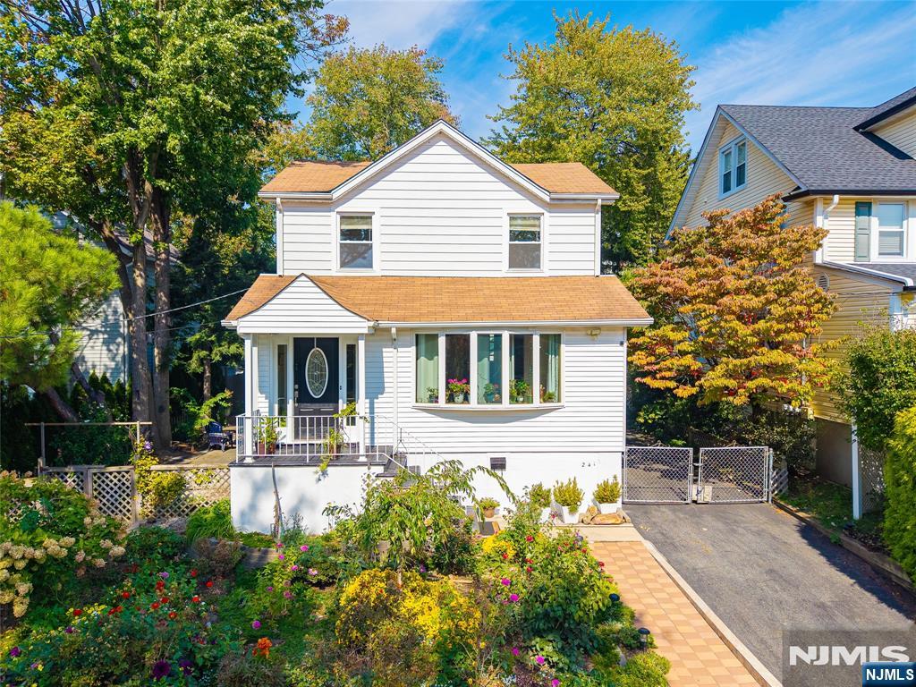 241 Roosevelt Street - Photo 1