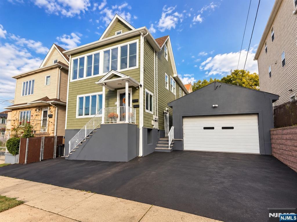 206 Wessington Avenue - Photo 1