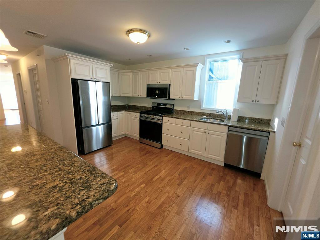 817 Elm Avenue 1 - Photo 2