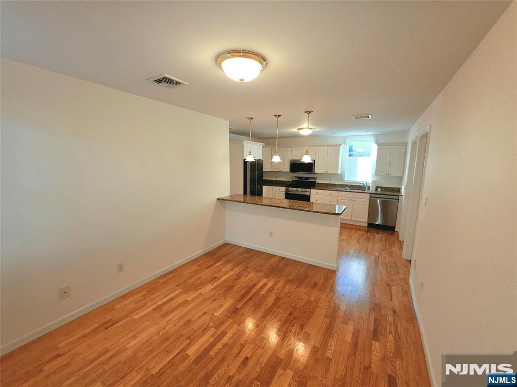 817 Elm Avenue 1 - Photo 3