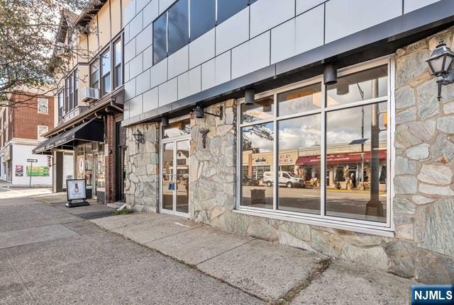 356 Bloomfield Avenue - Photo 4