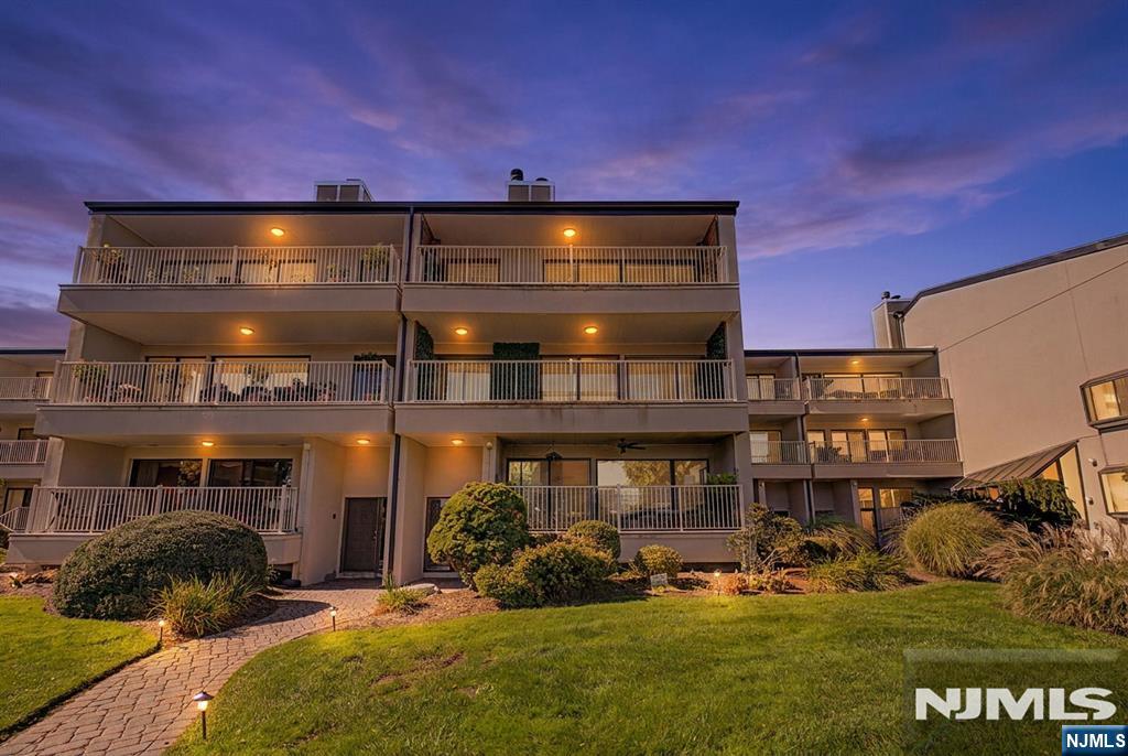 1225 River Road 7D - Photo 1