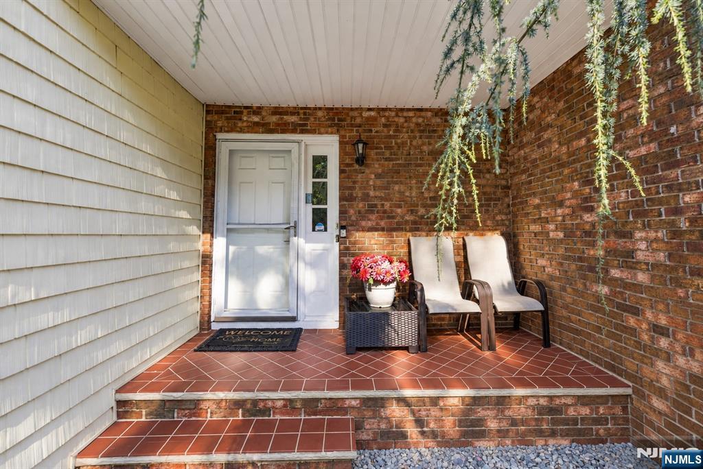 89 Lexington Lane - Photo 2