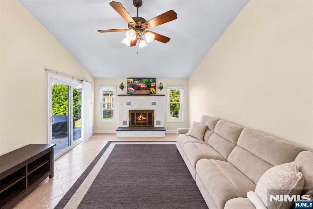 Photo 3 of Townhouse for sale at 89 Lexington Ln, Wayne, NJ 07470 | MLS# 26038065 | Listing updated on 2026-10-08