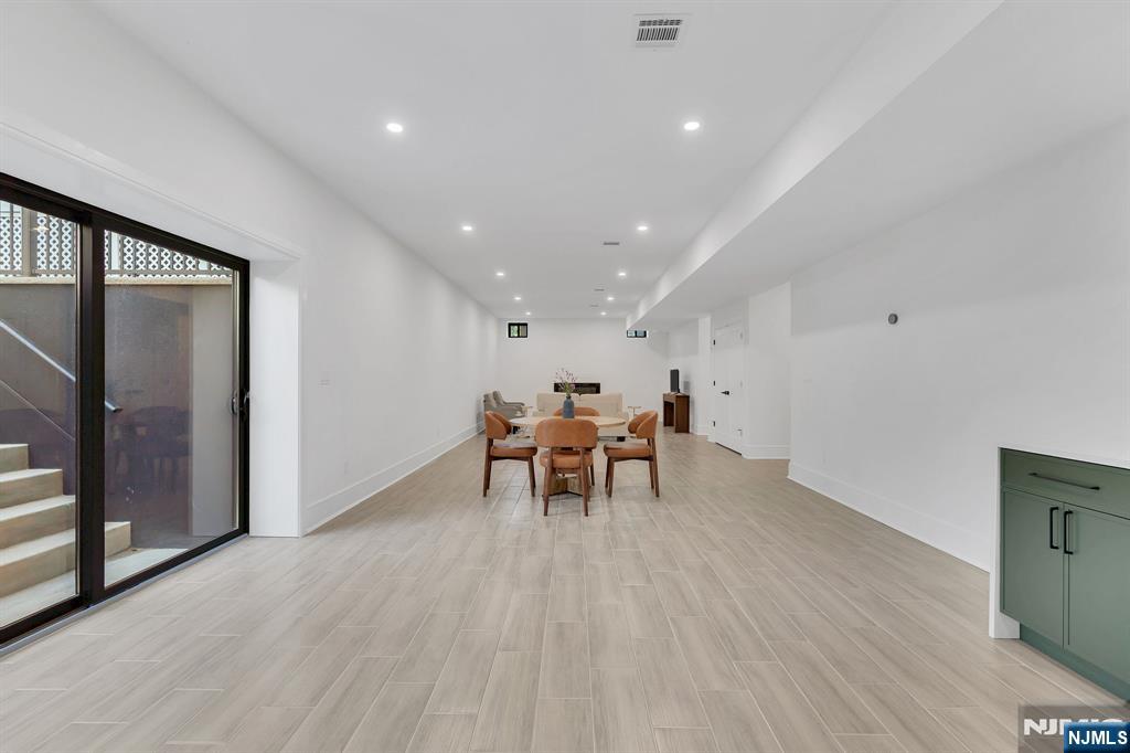32 Townsend Drive — photo 17