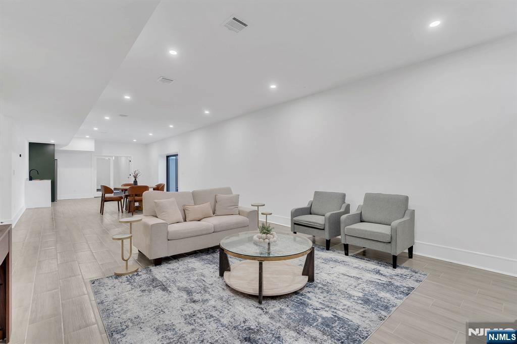 32 Townsend Drive — photo 18