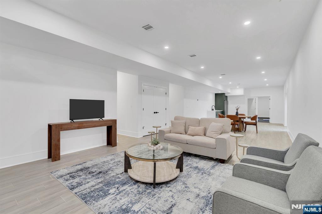 32 Townsend Drive — photo 19