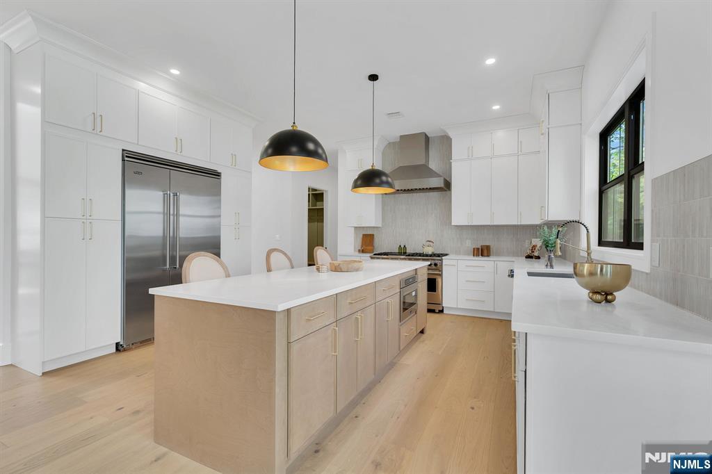 32 Townsend Drive — photo 9