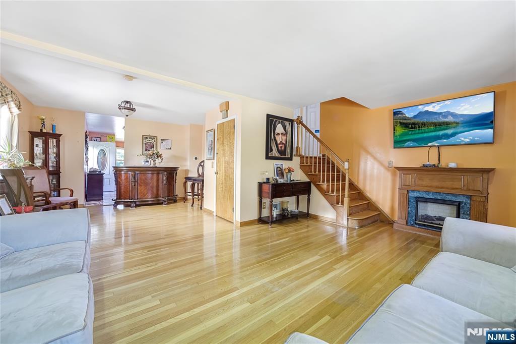 131 Lake Street - Photo 5