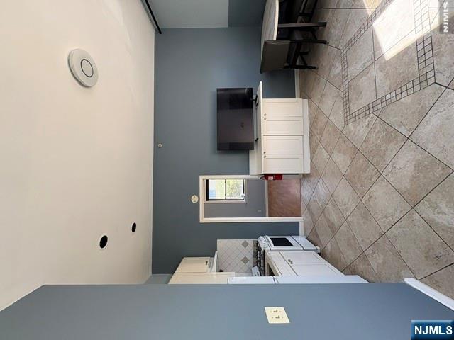 371 Anderson Avenue 3 - Photo 3