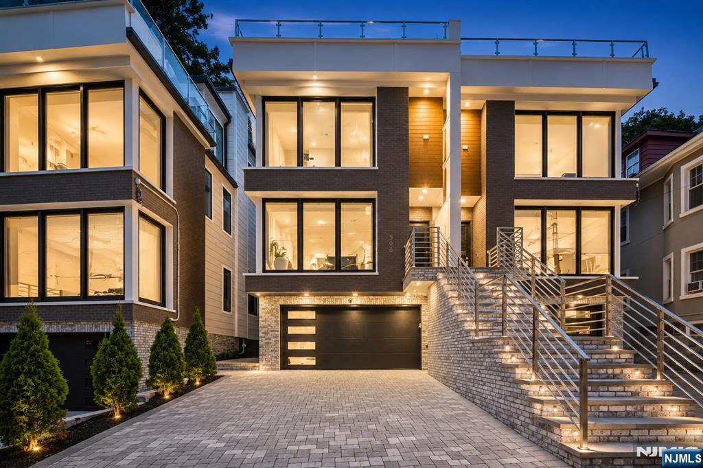 506 Undercliff Avenue - Photo 1