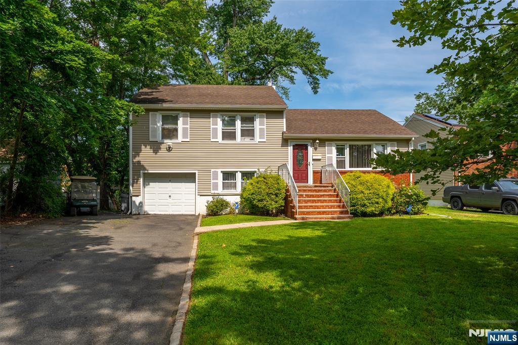425 Adrianne Court - Photo 1