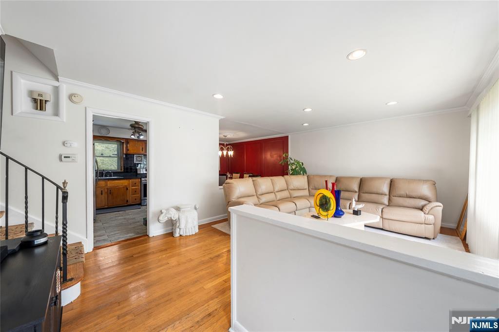 425 Adrianne Court - Photo 4