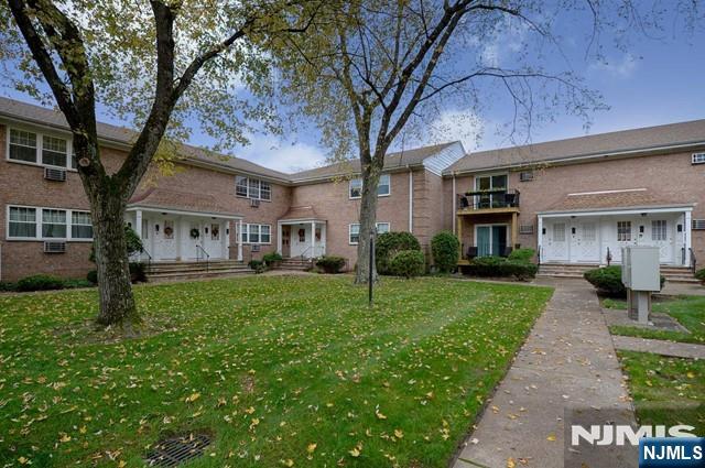 636 Godwin Avenue 9B - Photo 1