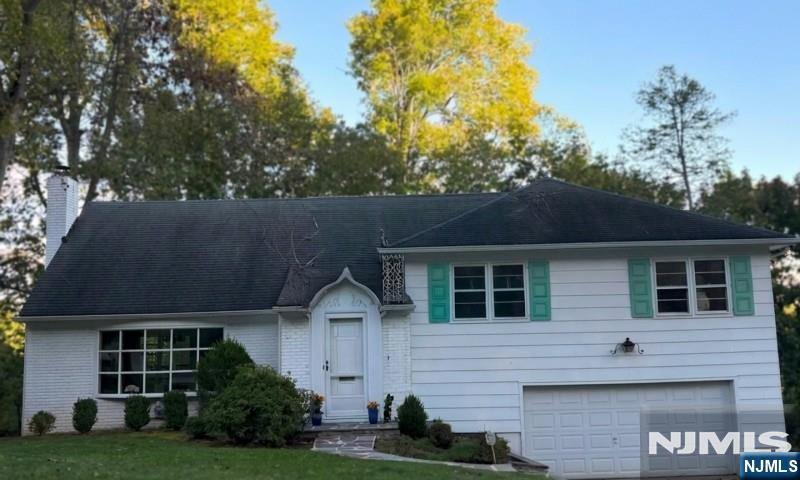 Photo 1 of Single family home for sale at 6 Stanford Ct, West Orange, NJ 07052 | MLS# 26038111 | Listing updated on 2026-10-07