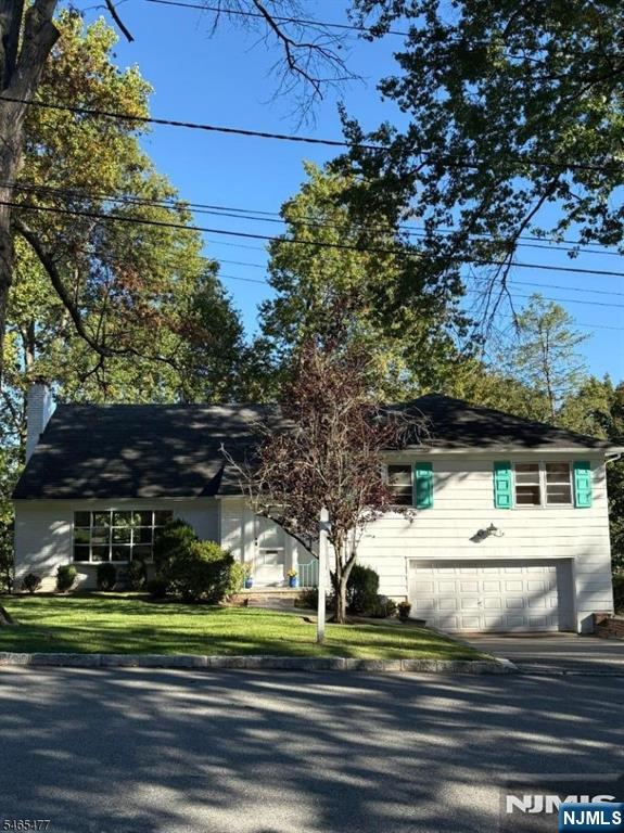 Photo 2 of Single family home for sale at 6 Stanford Ct, West Orange, NJ 07052 | MLS# 26038111 | Listing updated on 2026-10-18