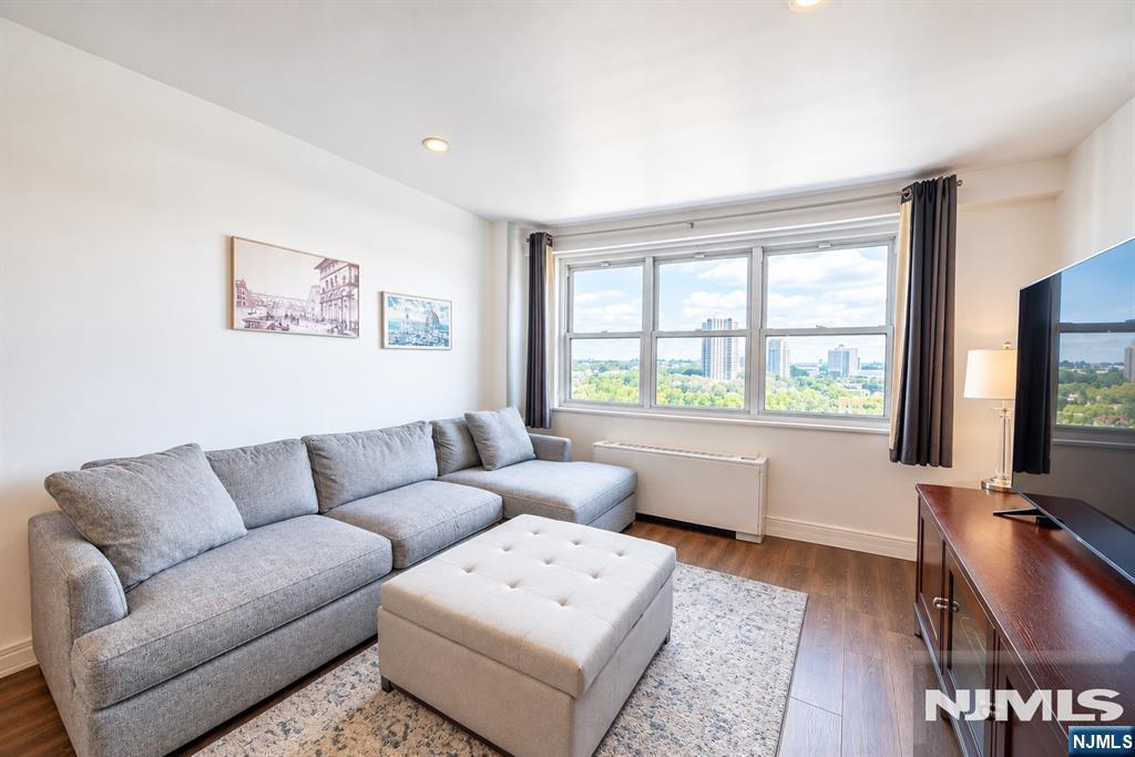 7100 JFK Blvd E 11R - Photo 3