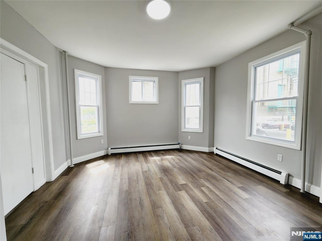 1627 Anderson Avenue 1st fl - Photo 5
