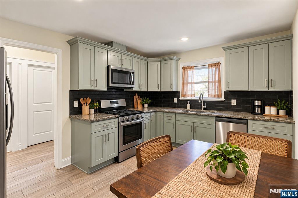 299-301 Renner Avenue - Photo 3