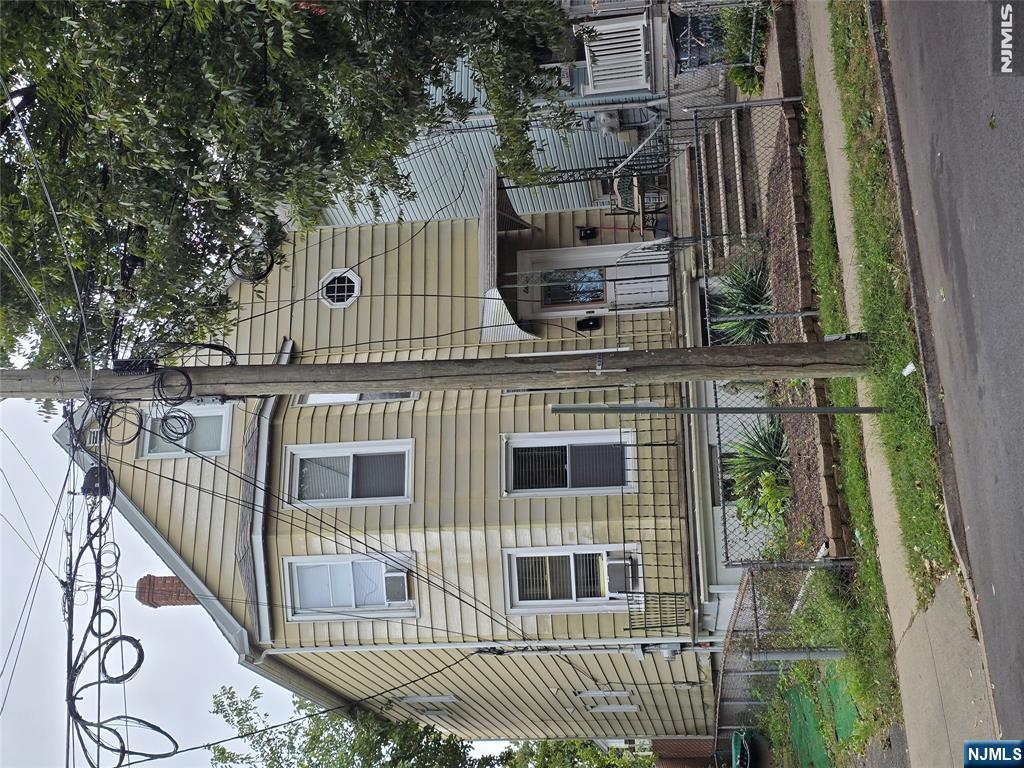 11 Caroline Avenue - Photo 1
