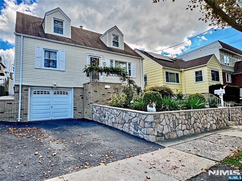 32 William Street - Photo 1