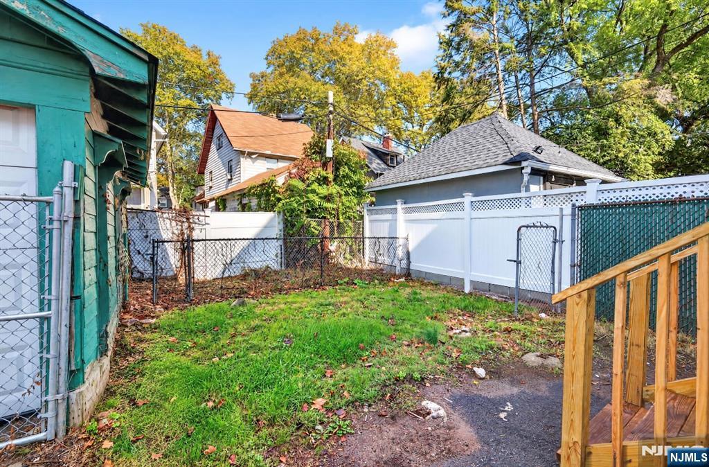 389 N Maple Avenue - Photo 4
