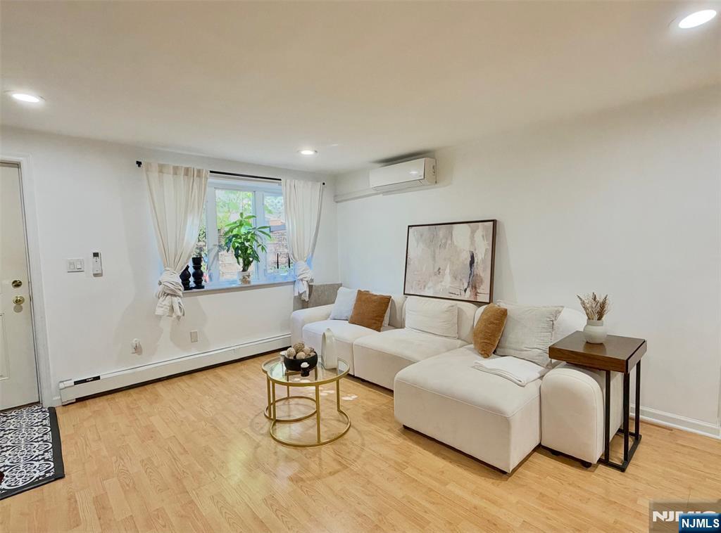 12 Burdett Court 5 - Photo 1
